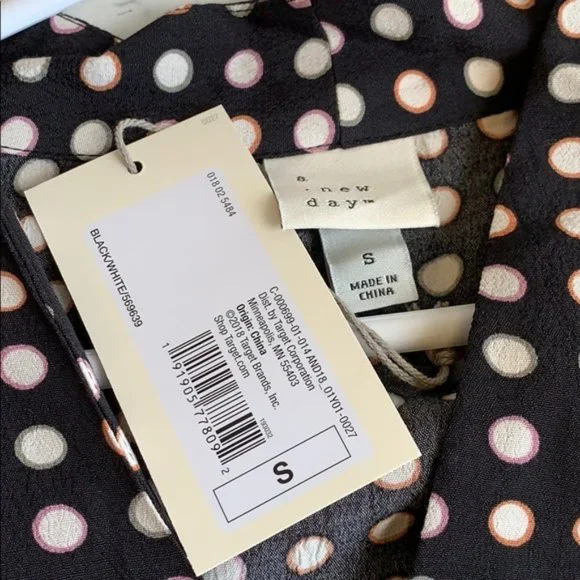 a new day Black Polkadot Popover Blouse 🌻 - Picture 6 of 6